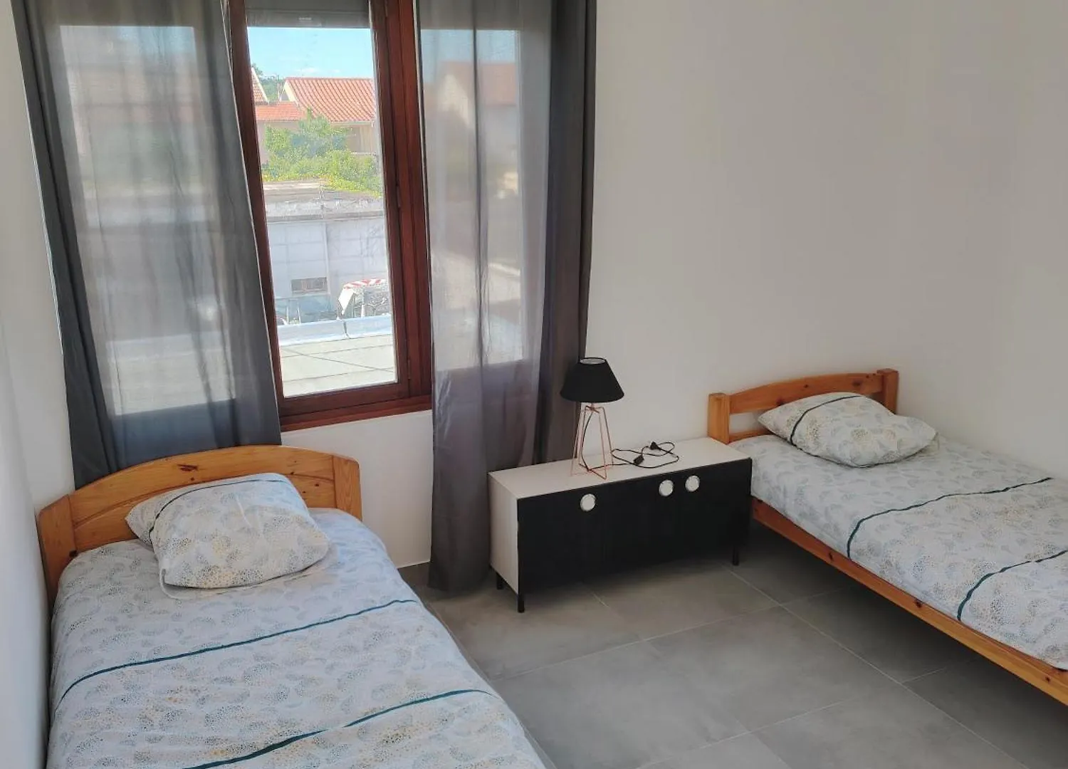 Joli Appartement F3 Proche Transport Vénissieux 0*,  Franciaország